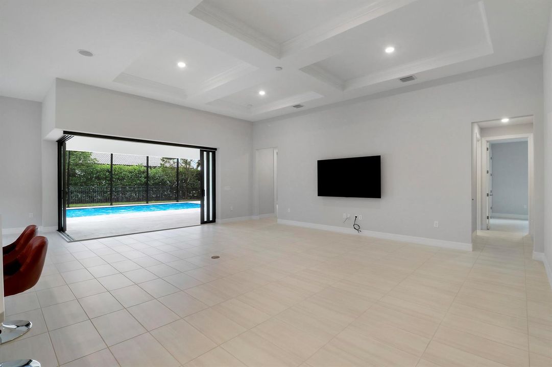 Great Room leading to Pool