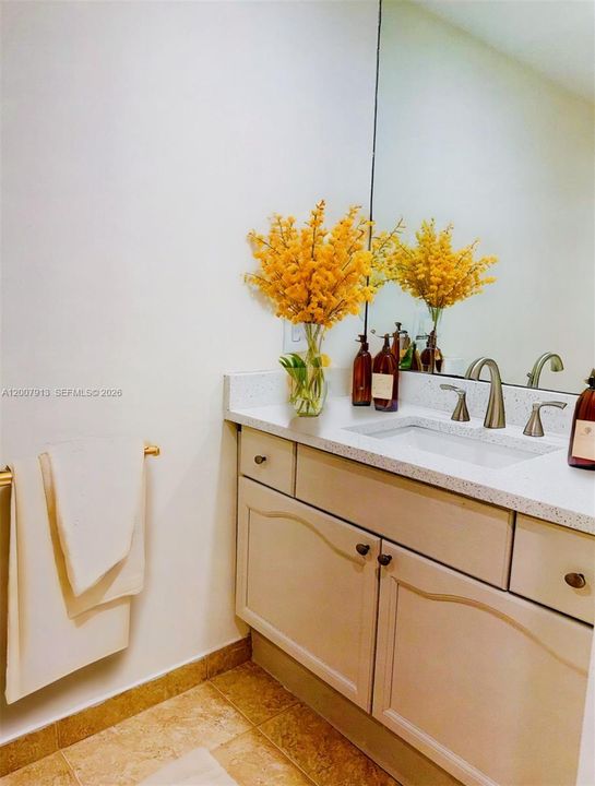 For Sale: $529,000 (2 beds, 2 baths, 1190 Square Feet)