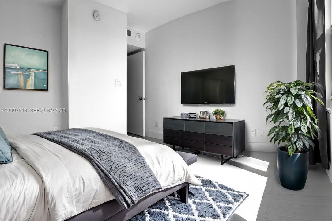 For Sale: $529,000 (2 beds, 2 baths, 1190 Square Feet)