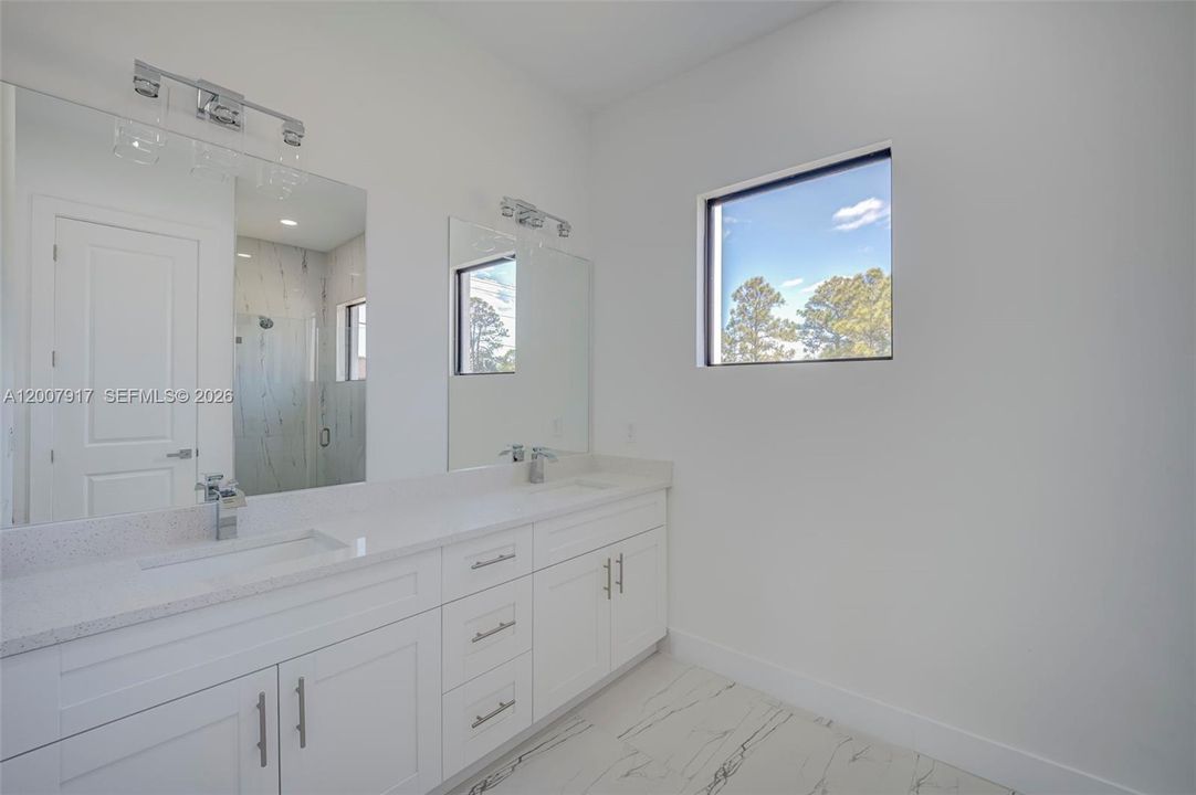 Active With Contract: $319,999 (3 beds, 2 baths, 1603 Square Feet)