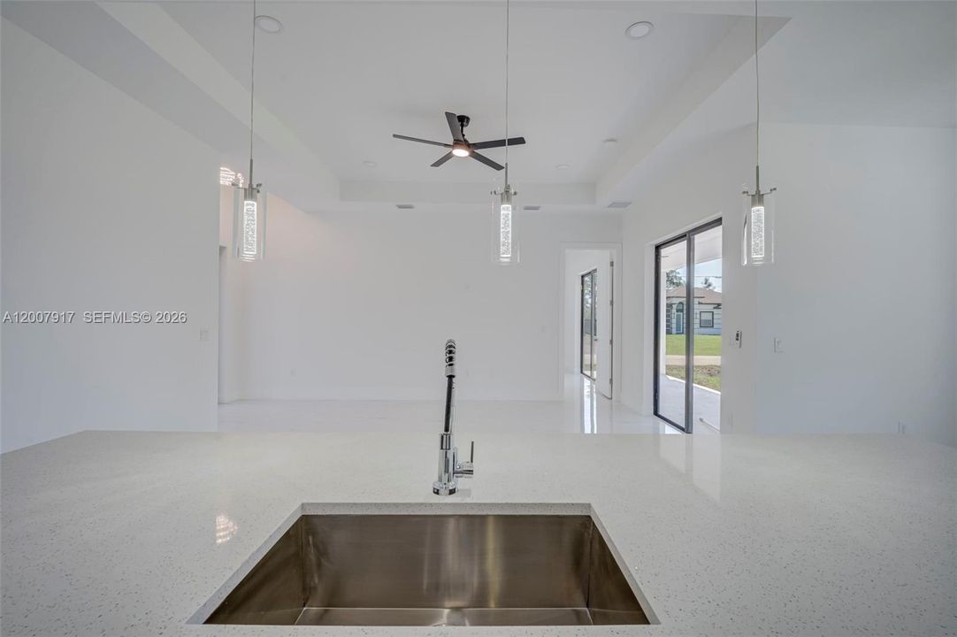 Active With Contract: $319,999 (3 beds, 2 baths, 1603 Square Feet)