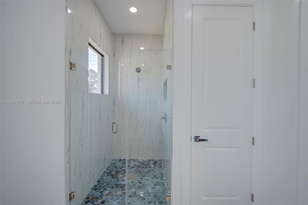 Active With Contract: $319,999 (3 beds, 2 baths, 1603 Square Feet)