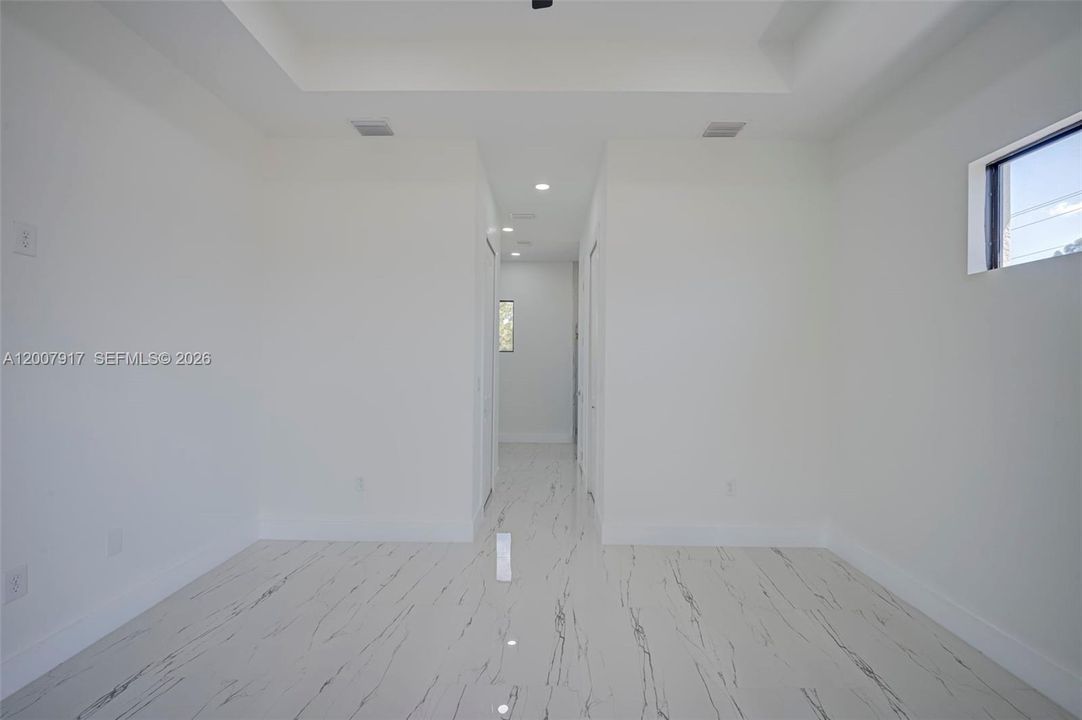 Active With Contract: $319,999 (3 beds, 2 baths, 1603 Square Feet)