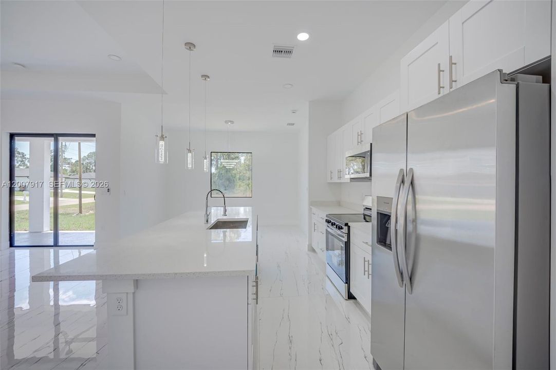 Active With Contract: $319,999 (3 beds, 2 baths, 1603 Square Feet)