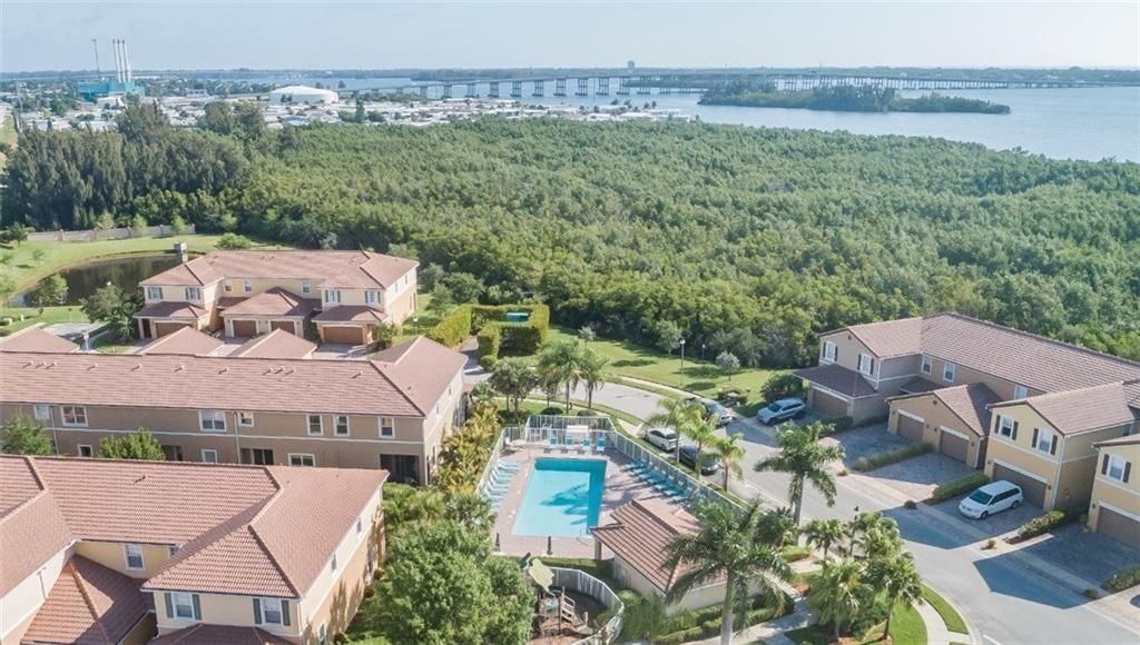 Provence Bay