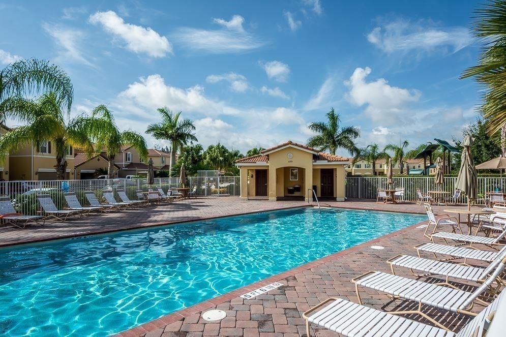 provence bay pool 1