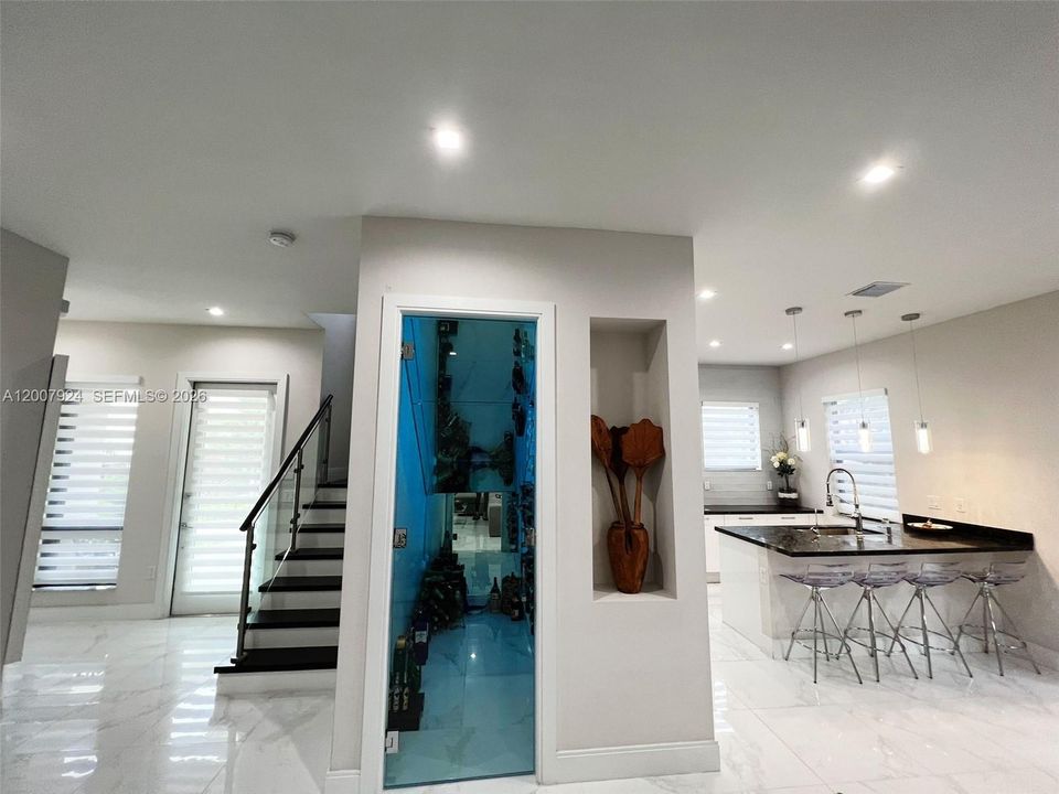 Activo con contrato: $1,125,000 (3 camas, 3 baños, 2176 Pies cuadrados)