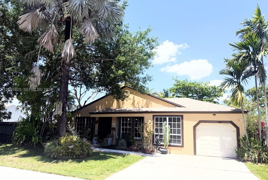 Active With Contract: $539,000 (3 beds, 2 baths, 1502 Square Feet)
