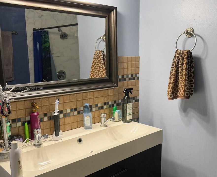 Active With Contract: $539,000 (3 beds, 2 baths, 1502 Square Feet)