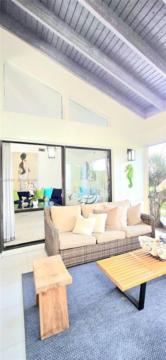 En Venta: $462,000 (2 camas, 2 baños, 1490 Pies cuadrados)