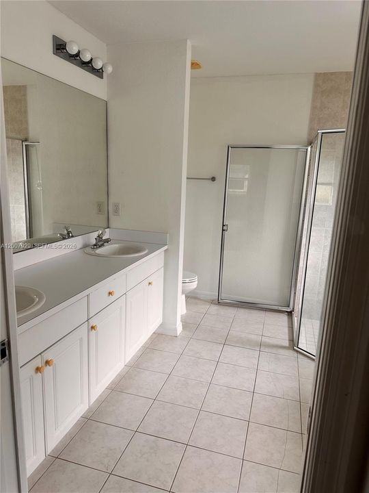 For Sale: $220,000 (2 beds, 2 baths, 1286 Square Feet)
