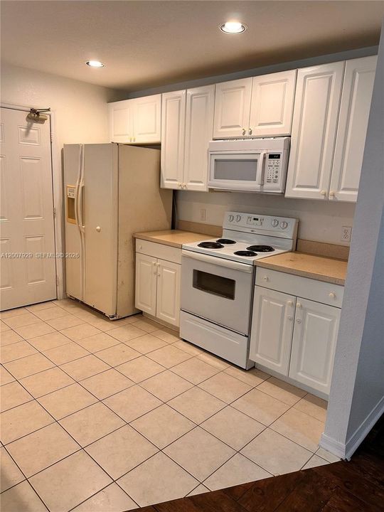For Sale: $220,000 (2 beds, 2 baths, 1286 Square Feet)