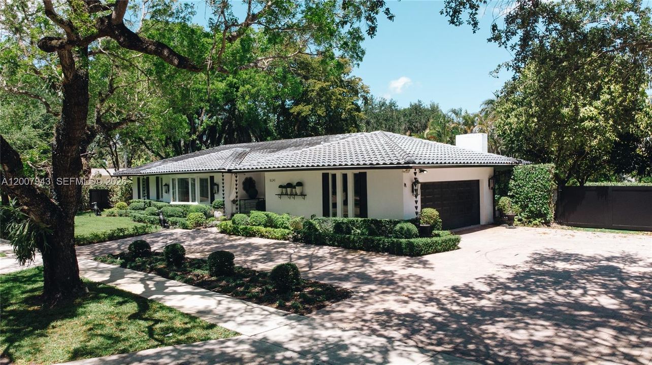 For Sale: $2,350,000 (4 beds, 3 baths, 4164 Square Feet)