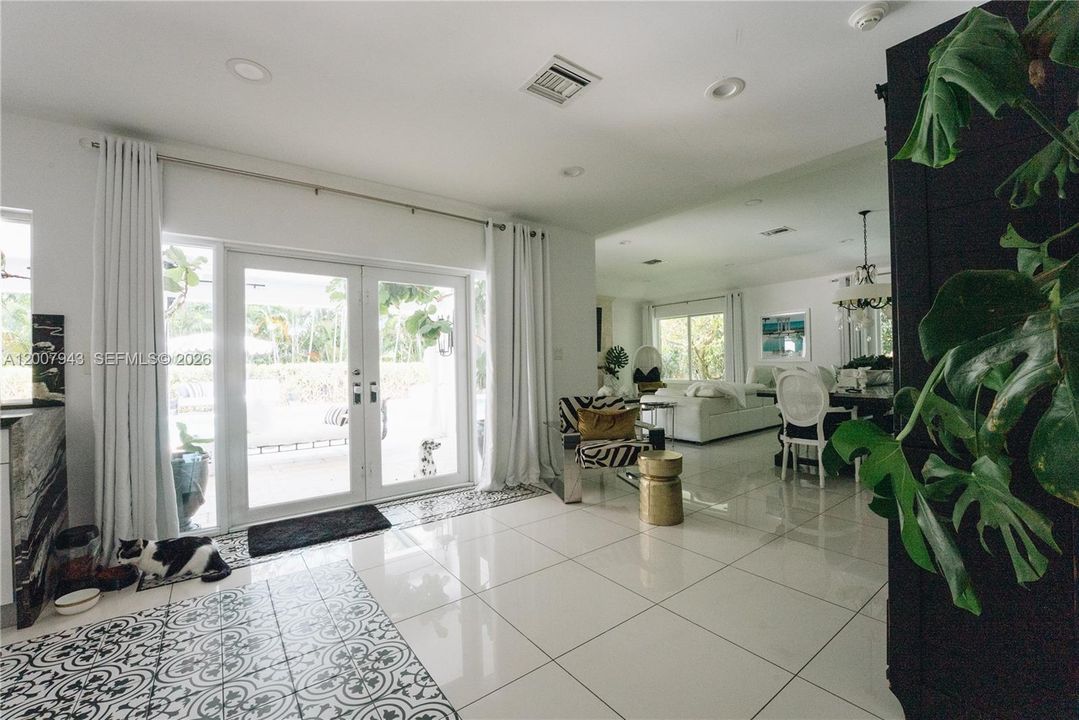For Sale: $2,350,000 (4 beds, 3 baths, 4164 Square Feet)
