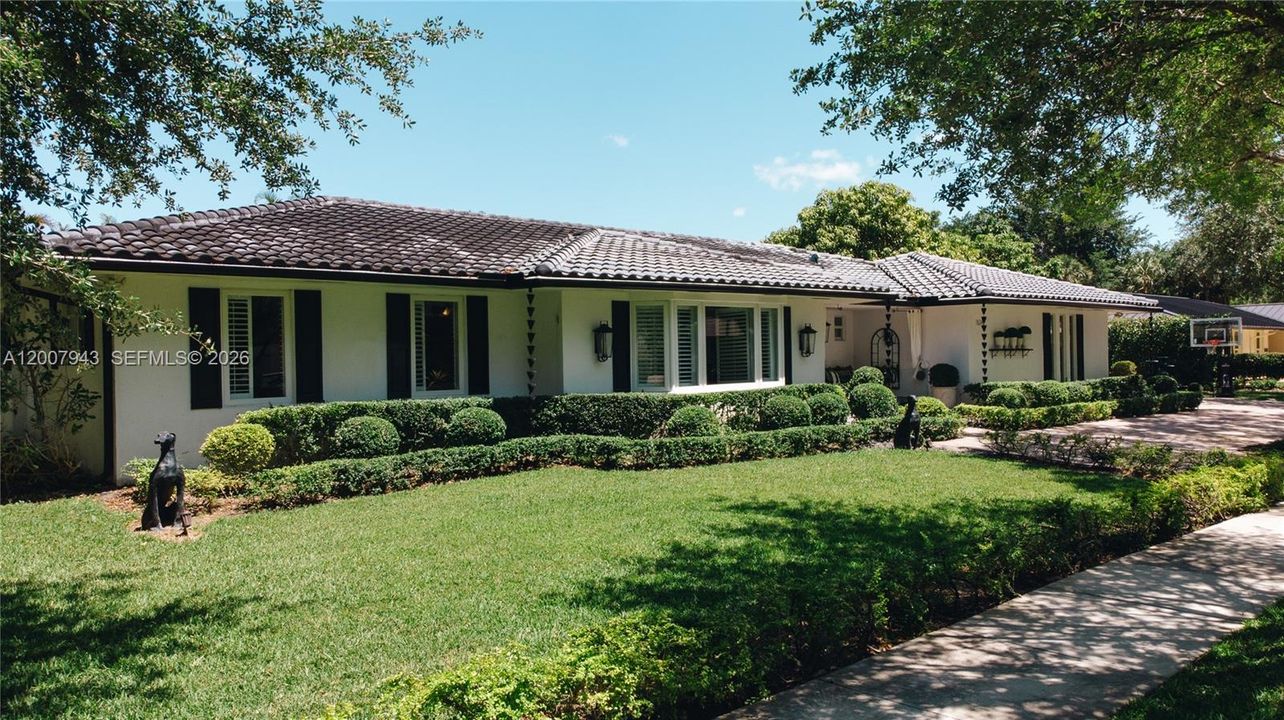 For Sale: $2,350,000 (4 beds, 3 baths, 4164 Square Feet)