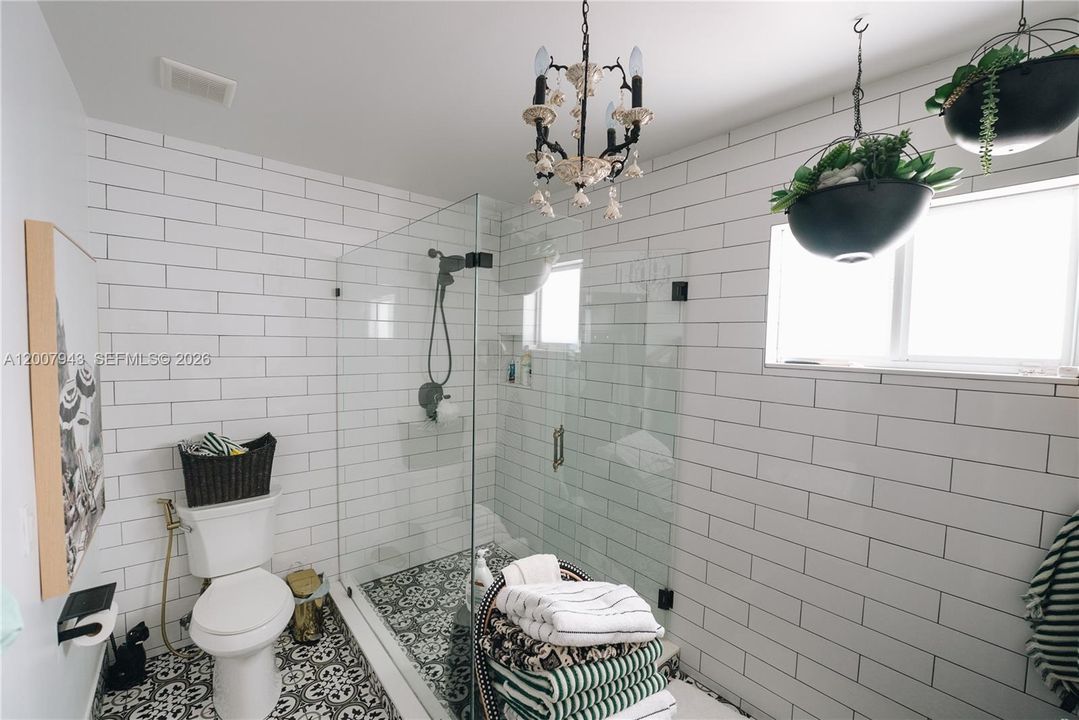 For Sale: $2,350,000 (4 beds, 3 baths, 4164 Square Feet)