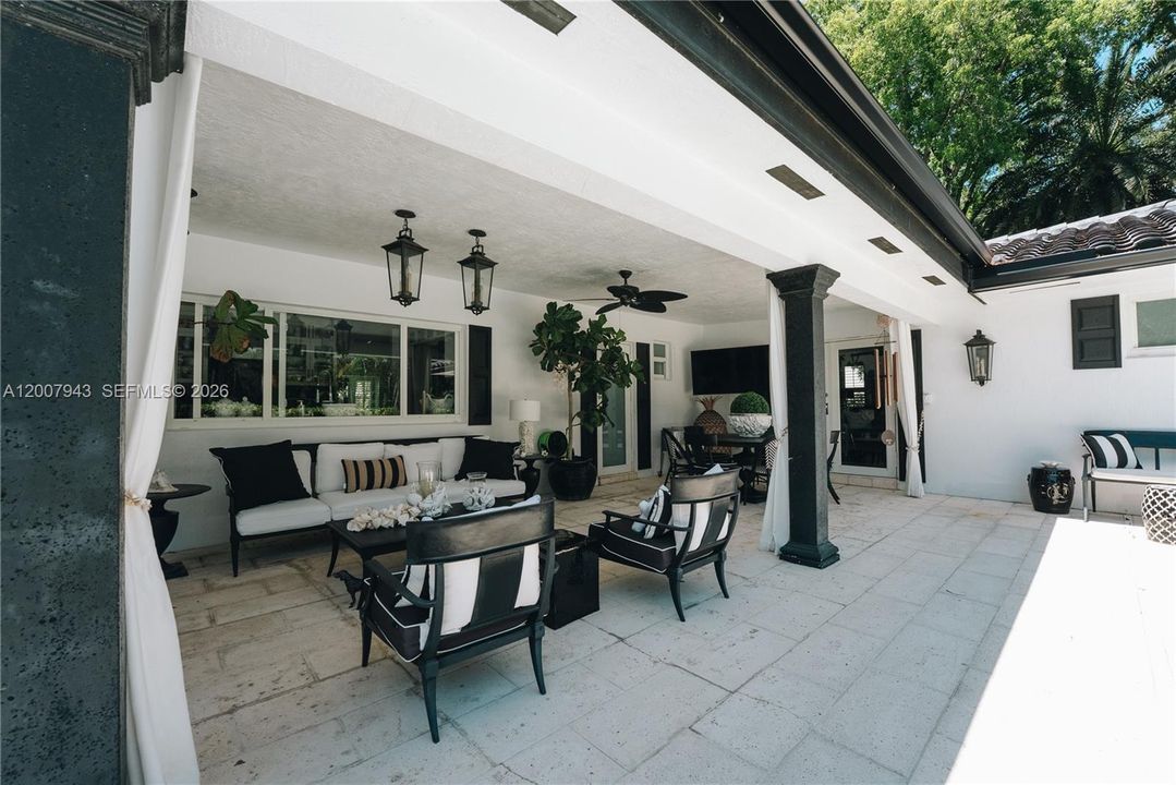 For Sale: $2,350,000 (4 beds, 3 baths, 4164 Square Feet)