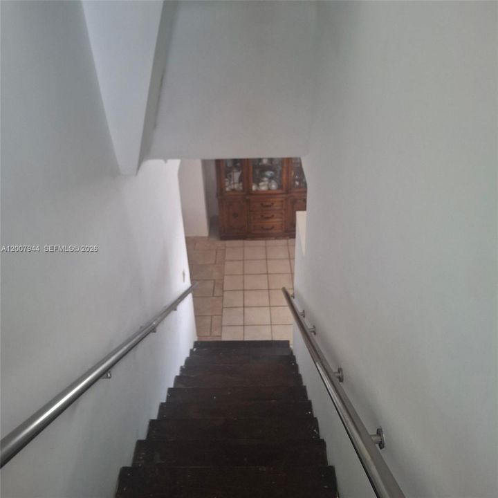 На продажу: $850,000 (5 спален, 3 ванн, 2376 Квадратных фут)
