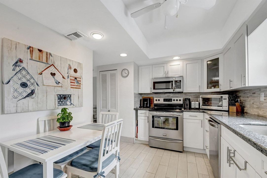 Kitchen with Casual Dining