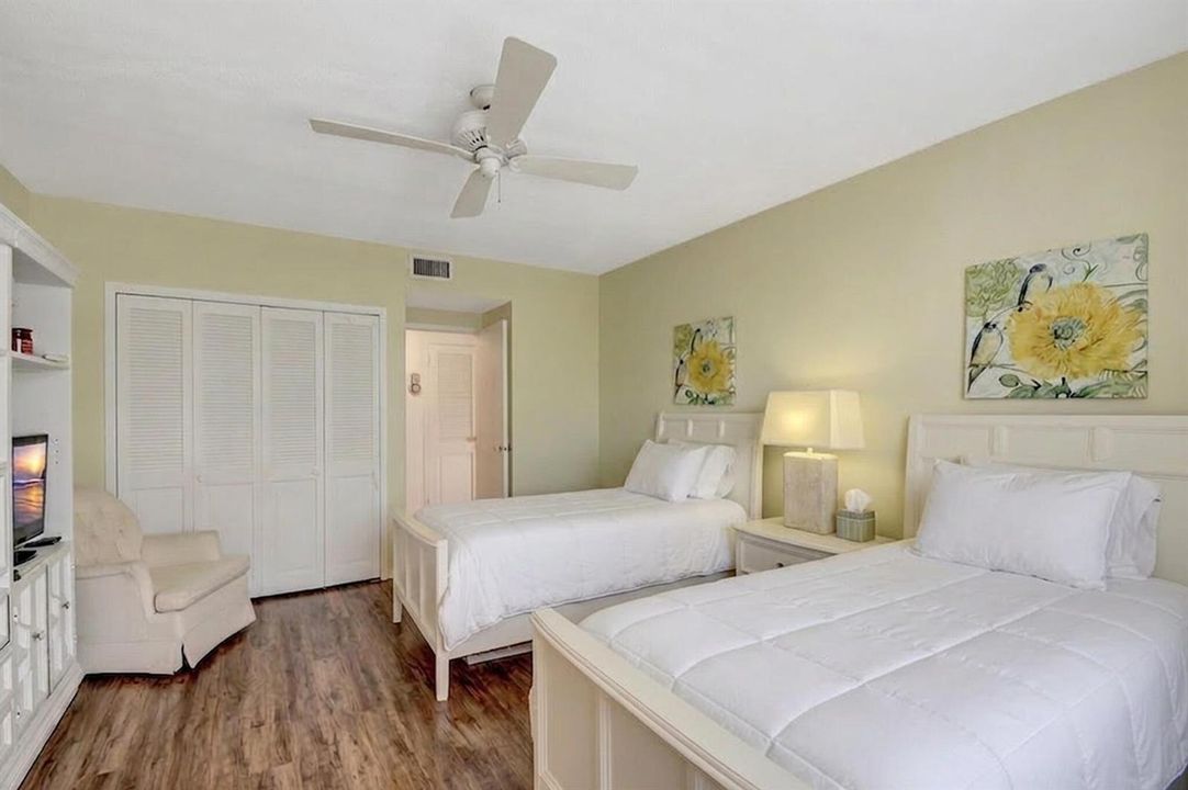 35-Second Bedroom-2