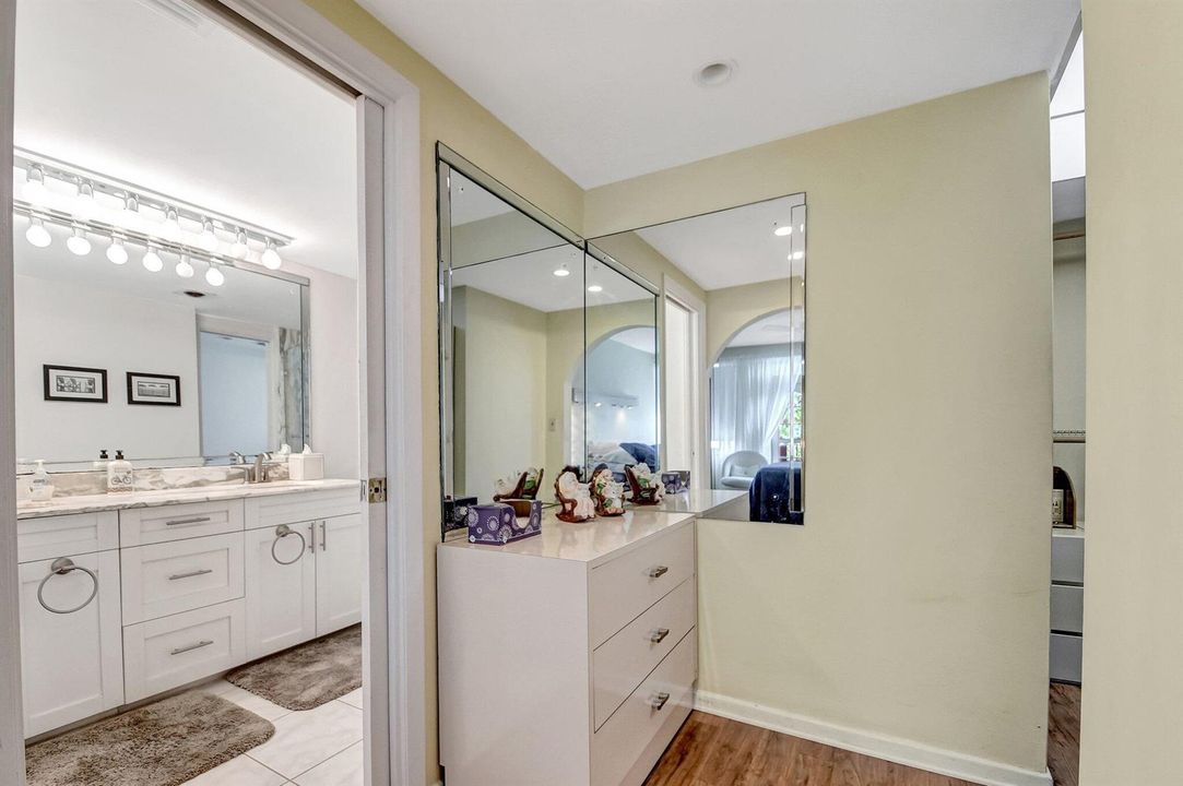 Master Bedroom Dressing Area
