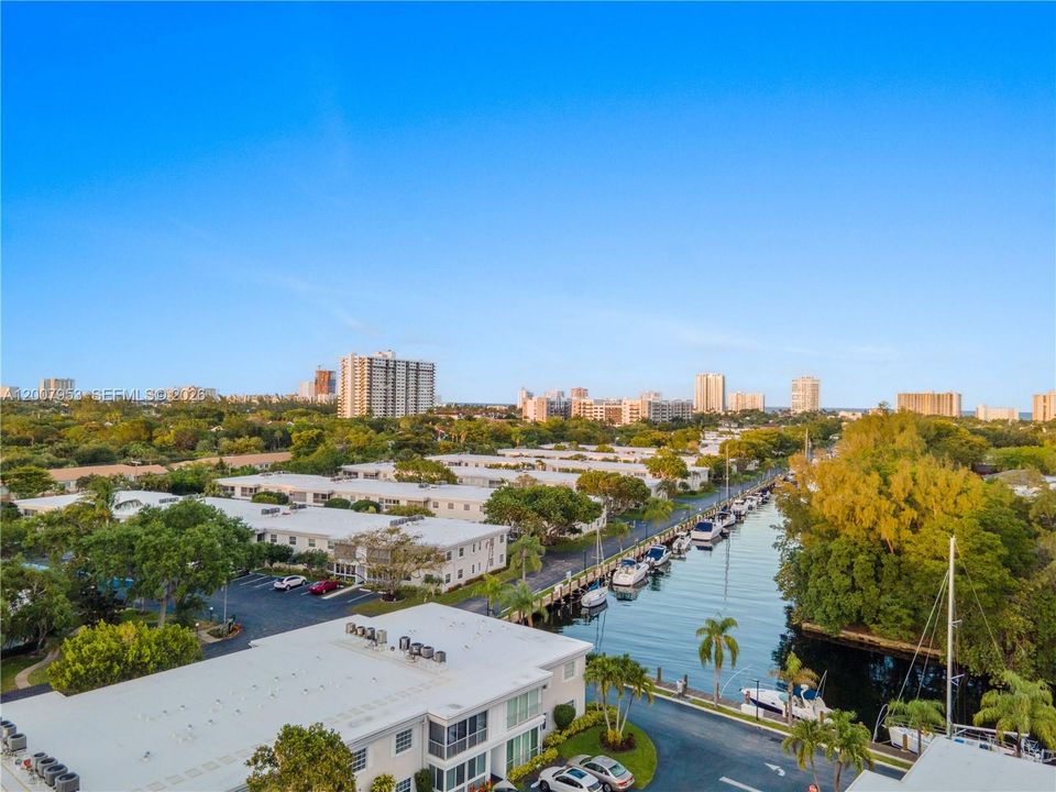 En Venta: $359,000 (2 camas, 2 baños, 1200 Pies cuadrados)