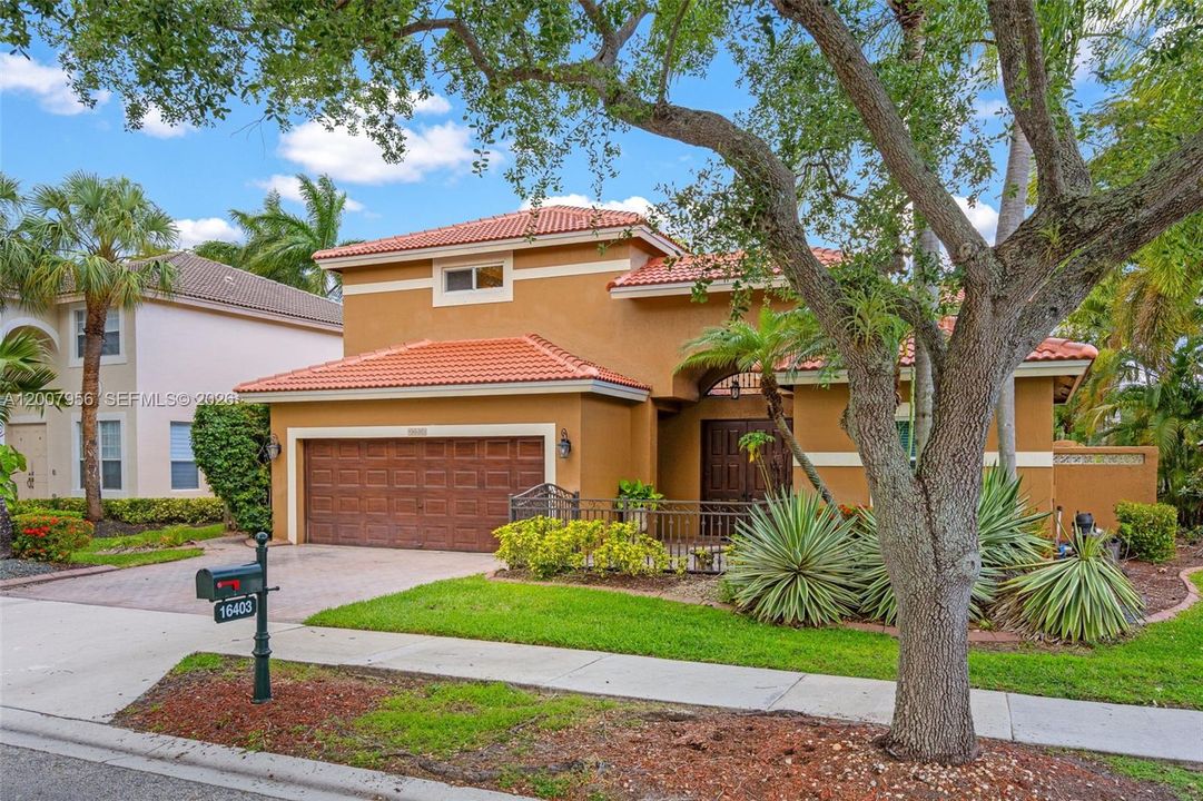 En Venta: $1,149,000 (4 camas, 4 baños, 3240 Pies cuadrados)