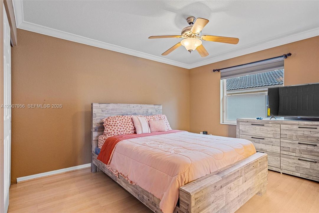 En Venta: $1,149,000 (4 camas, 4 baños, 3240 Pies cuadrados)