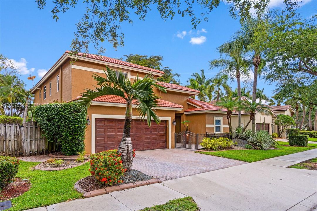 En Venta: $1,149,000 (4 camas, 4 baños, 3240 Pies cuadrados)