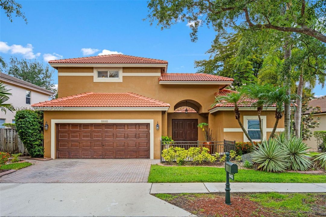 En Venta: $1,149,000 (4 camas, 4 baños, 3240 Pies cuadrados)