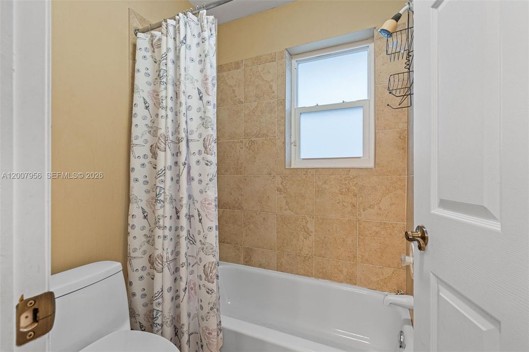 En Venta: $1,149,000 (4 camas, 4 baños, 3240 Pies cuadrados)