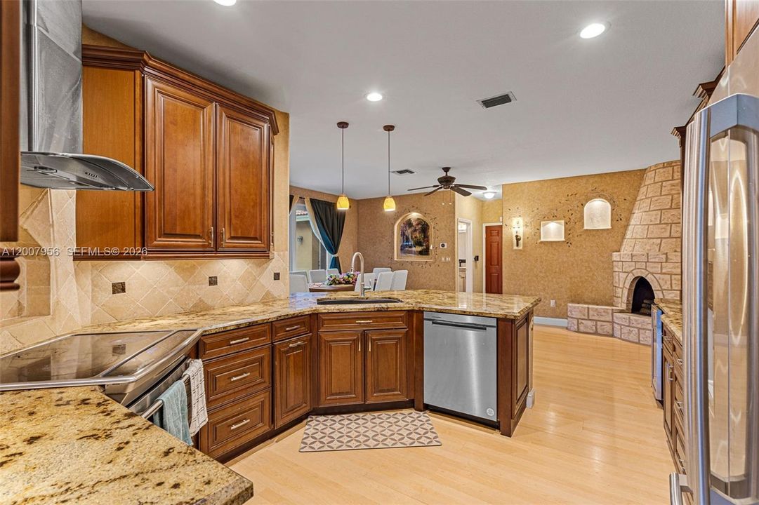 En Venta: $1,149,000 (4 camas, 4 baños, 3240 Pies cuadrados)