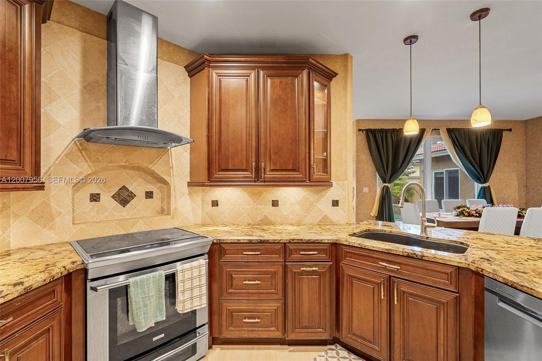 En Venta: $1,149,000 (4 camas, 4 baños, 3240 Pies cuadrados)
