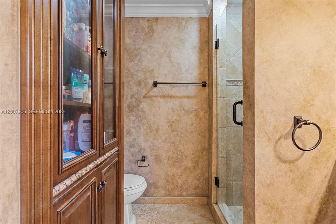 En Venta: $1,149,000 (4 camas, 4 baños, 3240 Pies cuadrados)