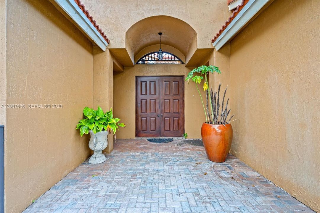 En Venta: $1,149,000 (4 camas, 4 baños, 3240 Pies cuadrados)