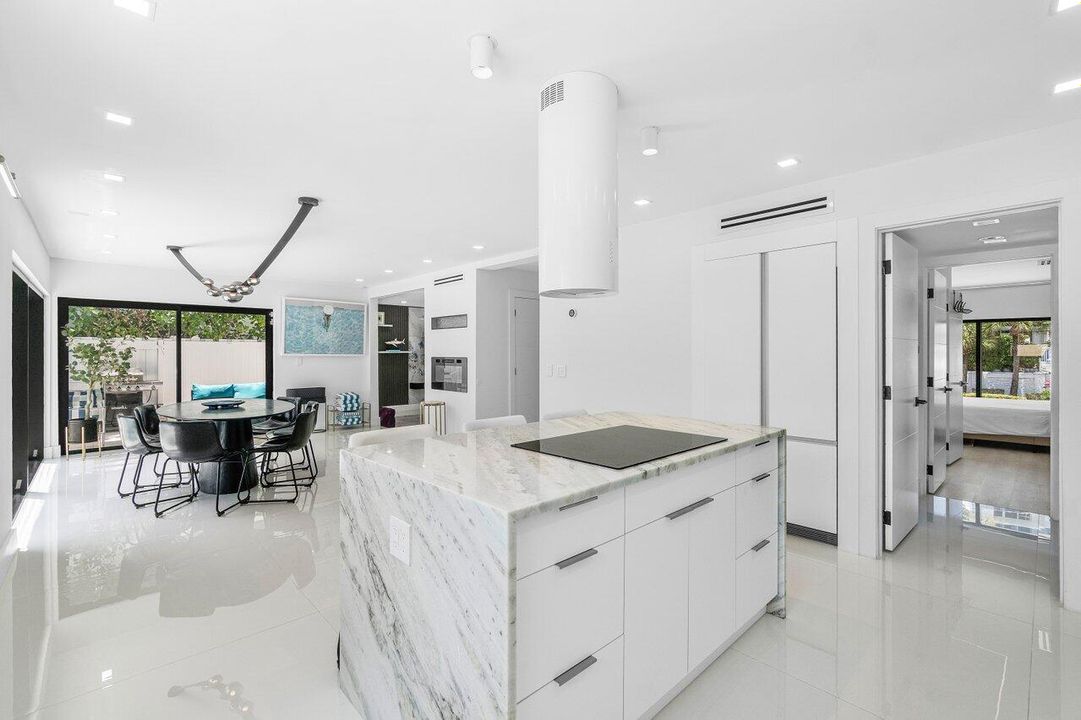 2724 North Ocean Blvd