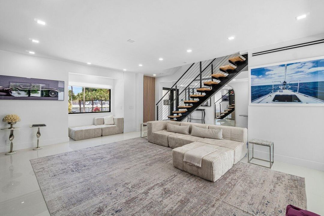 2724 North Ocean Blvd