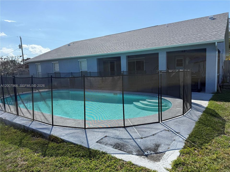 For Sale: $470,000 (3 beds, 2 baths, 2003 Square Feet)