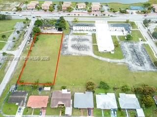 待售: $999,999 (1.21 acres)