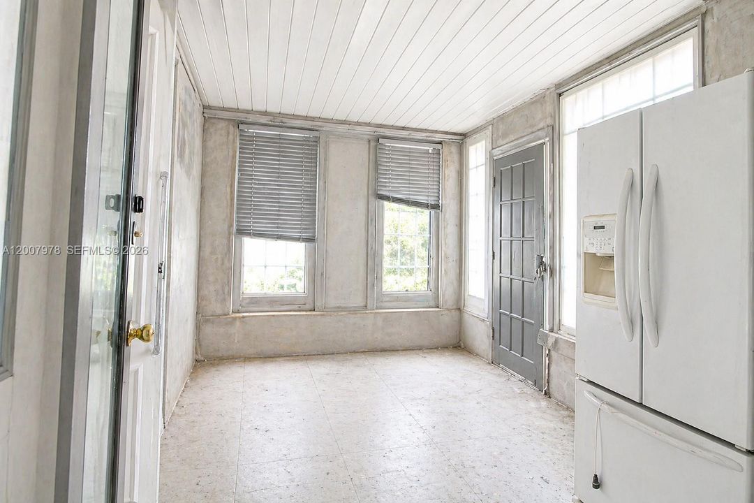 На продажу: $395,000 (3 спален, 2 ванн, 1640 Квадратных фут)
