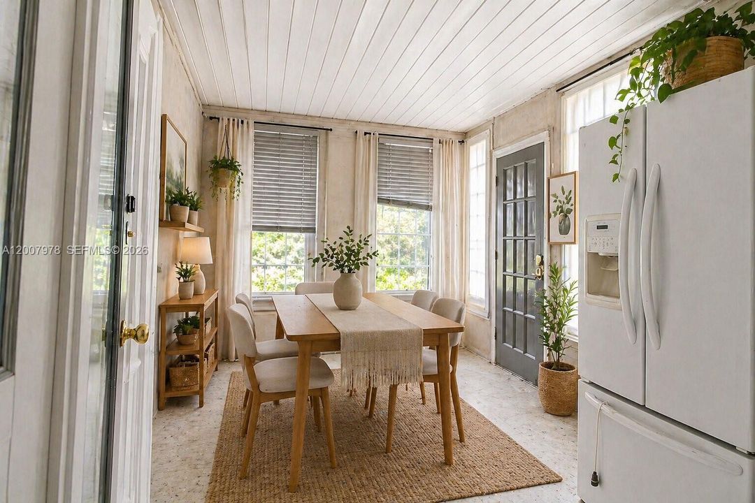 На продажу: $395,000 (3 спален, 2 ванн, 1640 Квадратных фут)