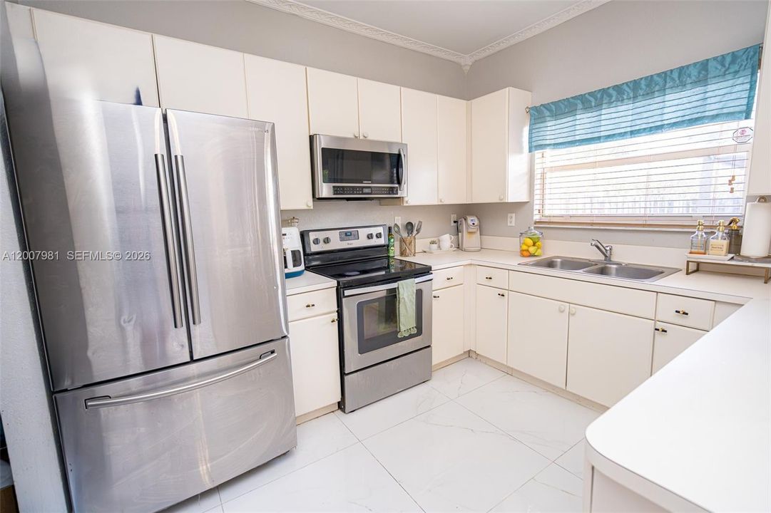 En Venta: $510,000 (4 camas, 2 baños, 1939 Pies cuadrados)