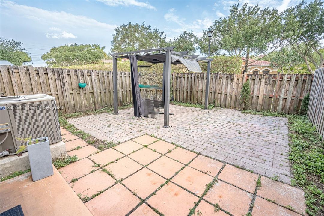 En Venta: $510,000 (4 camas, 2 baños, 1939 Pies cuadrados)