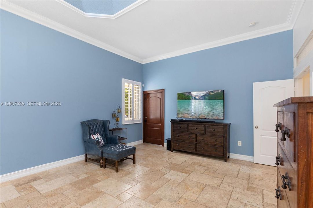 En Venta: $1,735,000 (4 camas, 3 baños, 2740 Pies cuadrados)