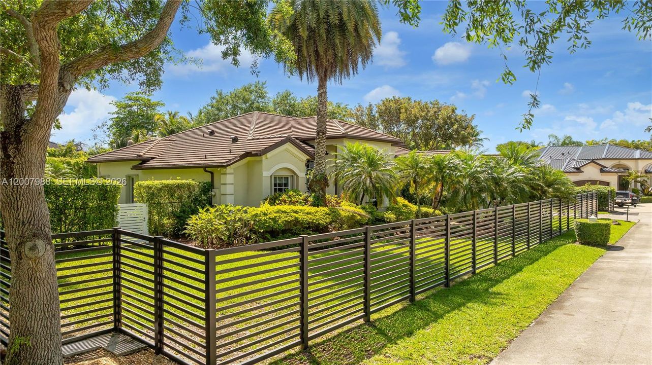 En Venta: $1,735,000 (4 camas, 3 baños, 2740 Pies cuadrados)