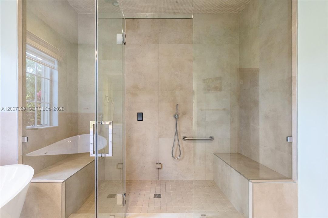 En Venta: $1,735,000 (4 camas, 3 baños, 2740 Pies cuadrados)