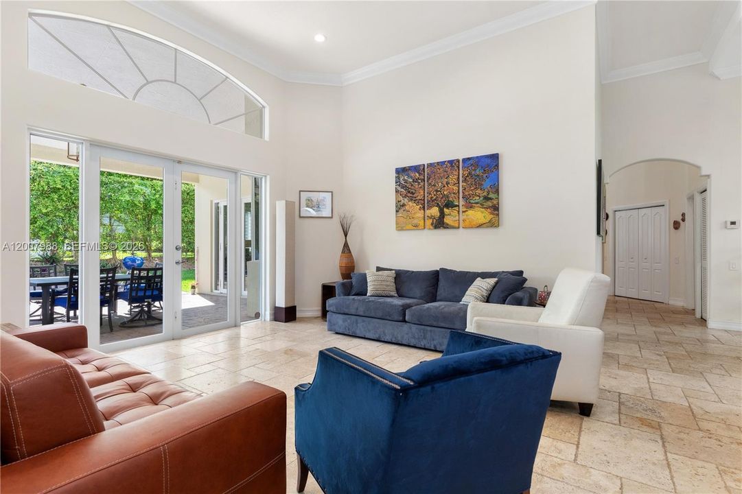 En Venta: $1,735,000 (4 camas, 3 baños, 2740 Pies cuadrados)