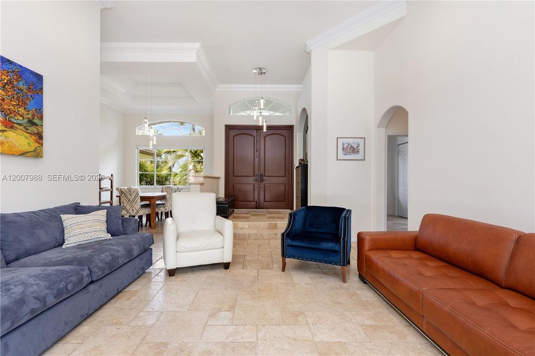 En Venta: $1,735,000 (4 camas, 3 baños, 2740 Pies cuadrados)