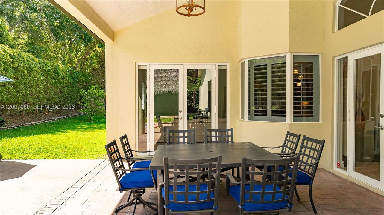 En Venta: $1,735,000 (4 camas, 3 baños, 2740 Pies cuadrados)