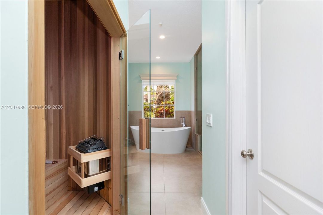 En Venta: $1,735,000 (4 camas, 3 baños, 2740 Pies cuadrados)